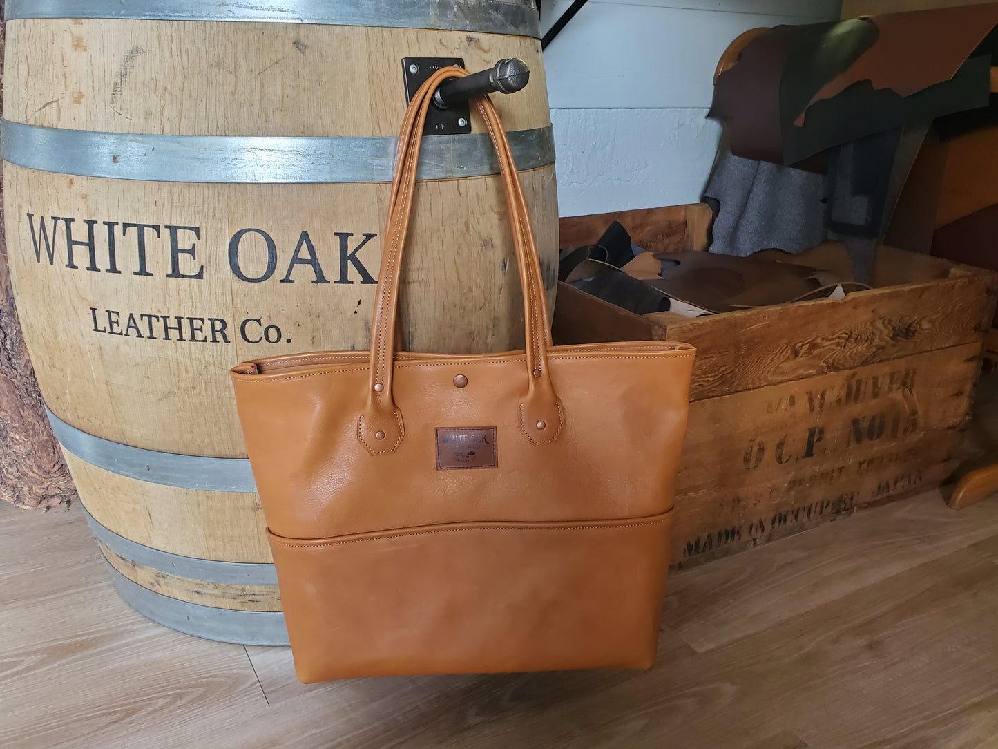 TRAFALGAR Tote (English Tan) ***OUT OF STOCK